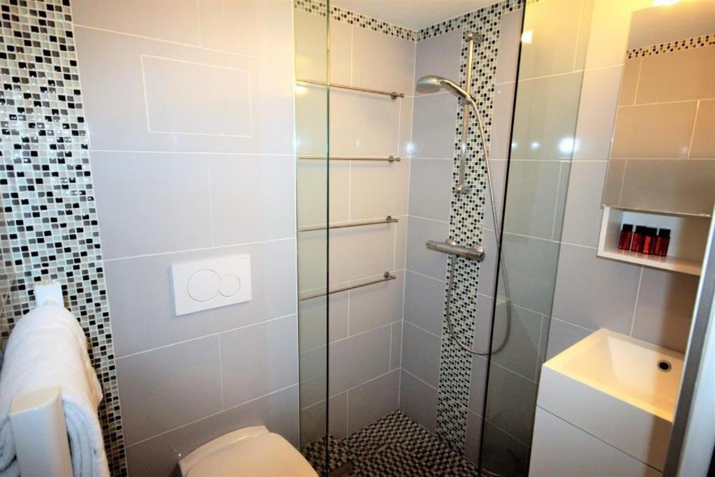 Beautiful And Cozy Apartment In The Heart Of Кан Екстериор снимка